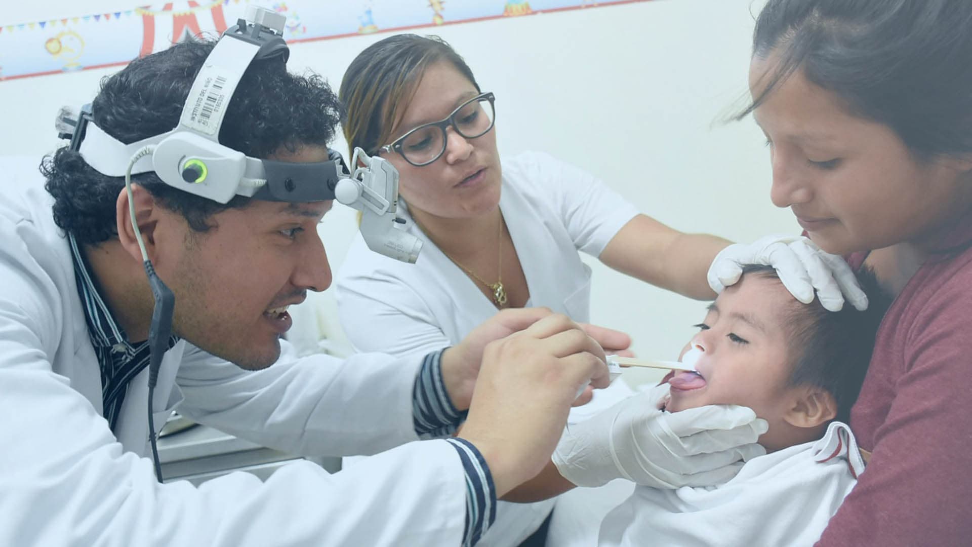 Consulta de otorrinolaringología pediátrica